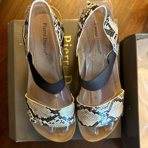 Pierre Dumas Heels Size 10 Never Worn
